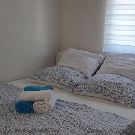 Apartmani Sara Marija Karlobag Exterior foto
