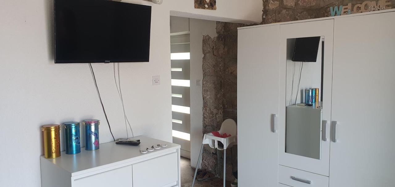 Apartmani Sara Marija Karlobag Exterior foto