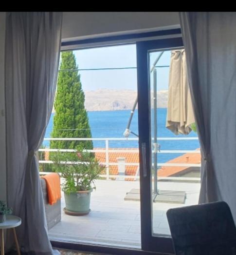 Apartmani Sara Marija Karlobag Exterior foto
